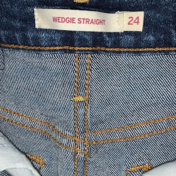 Levis Wedgie Straight Size 24 Distressed Dark Wash Button Fly Jeans - Picture 7 of 11